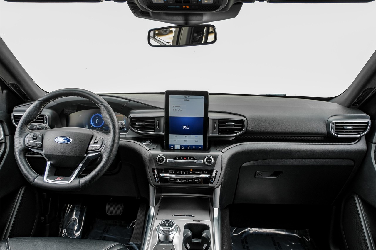 Ford Explorer Vehicle Main Gallery Image 14