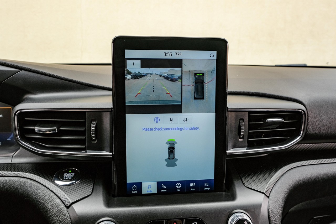 Ford Explorer Vehicle Main Gallery Image 22