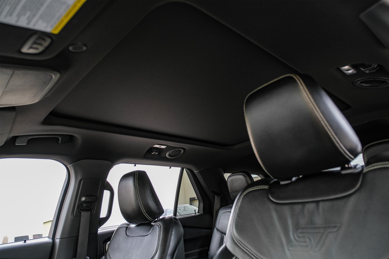 Ford Explorer Vehicle Main Gallery Image 29
