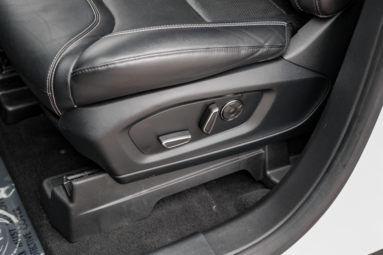 Ford Explorer Vehicle Main Gallery Image 31