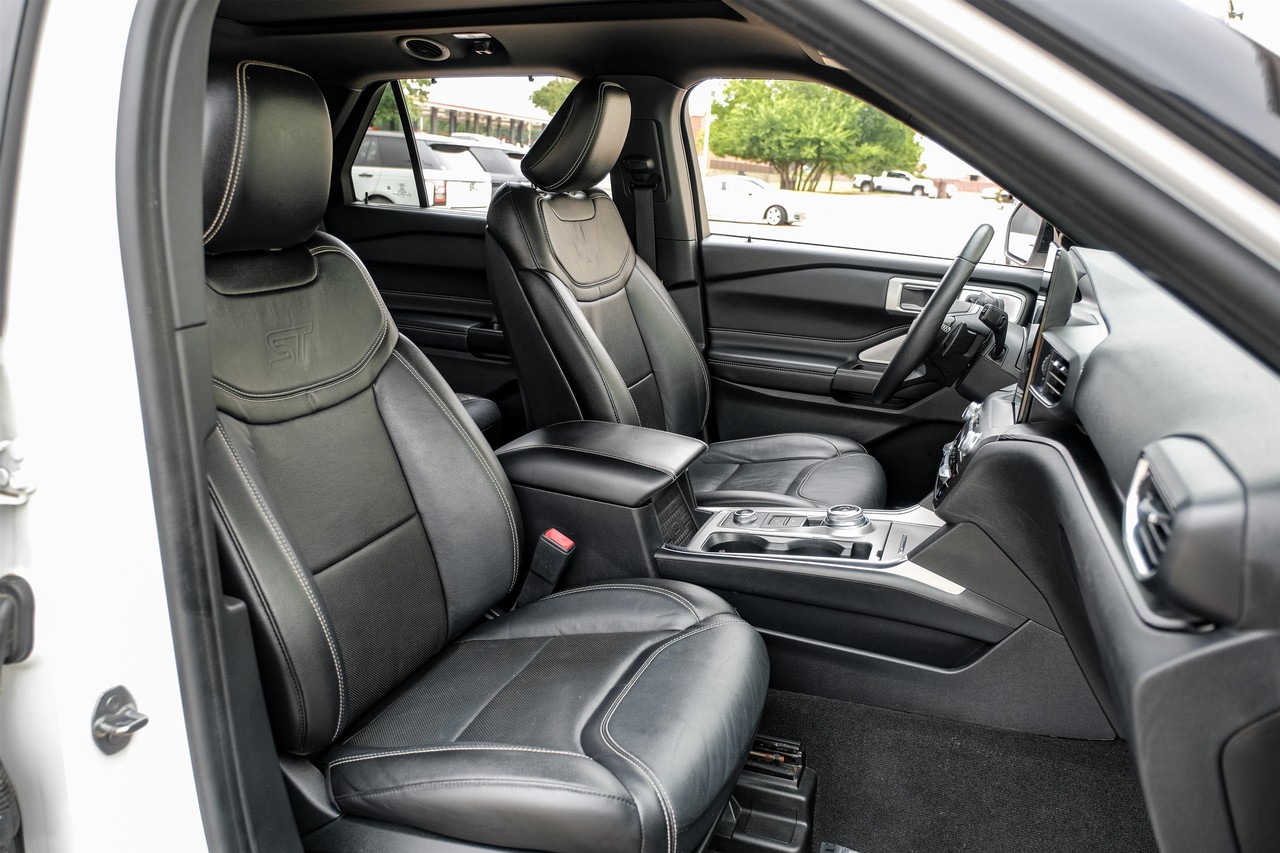 Ford Explorer Vehicle Main Gallery Image 33