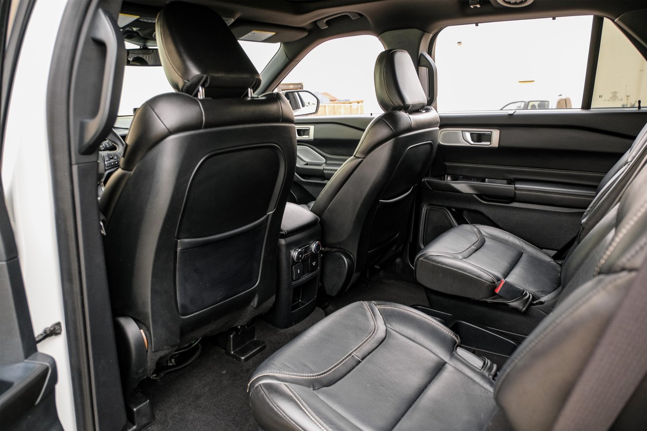 Ford Explorer Vehicle Main Gallery Image 36