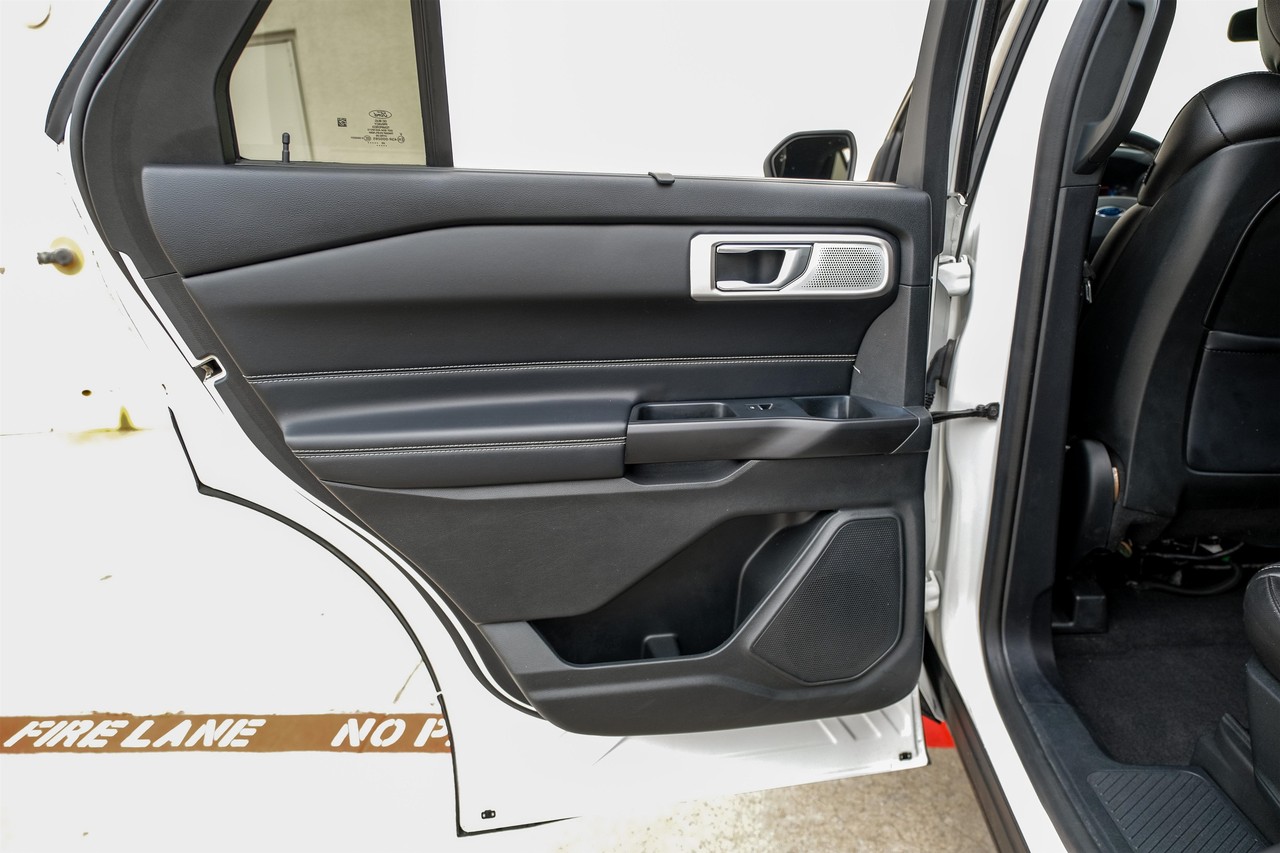 Ford Explorer Vehicle Main Gallery Image 43