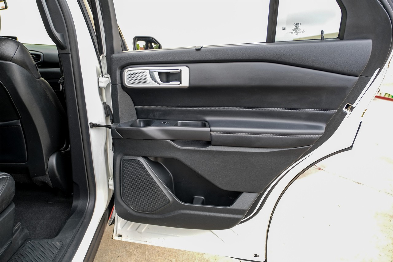 Ford Explorer Vehicle Main Gallery Image 44