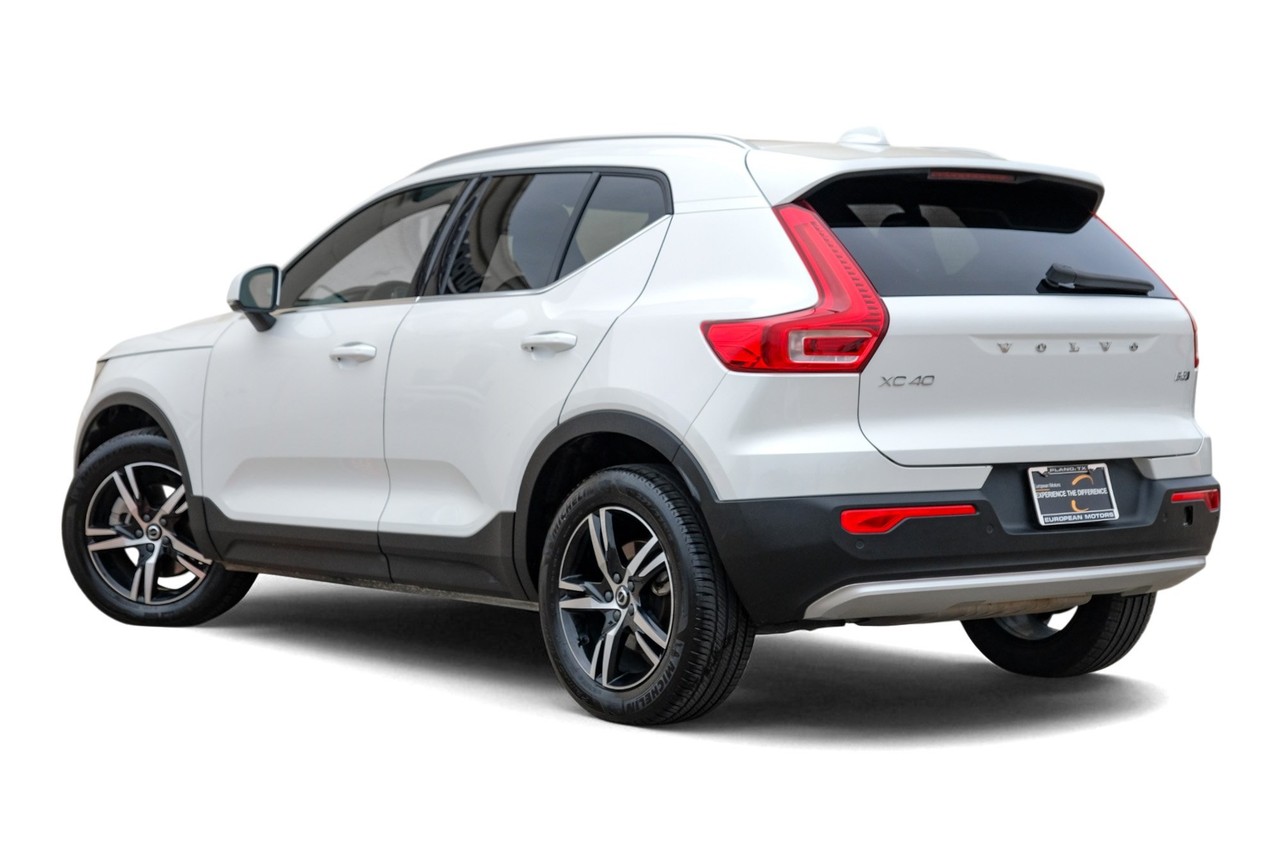 Volvo XC40 Vehicle Main Gallery Image 10