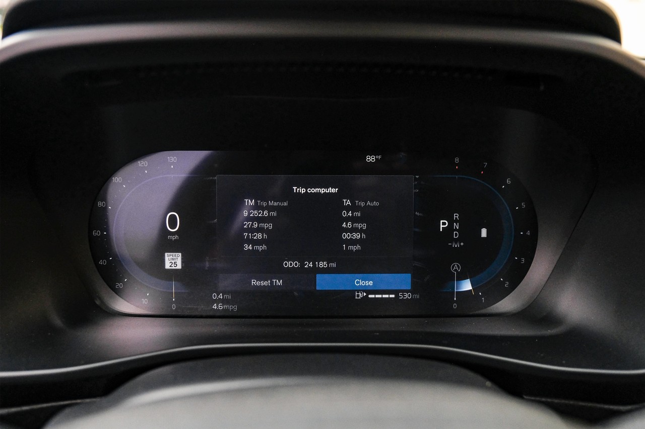 Volvo XC40 Vehicle Main Gallery Image 18