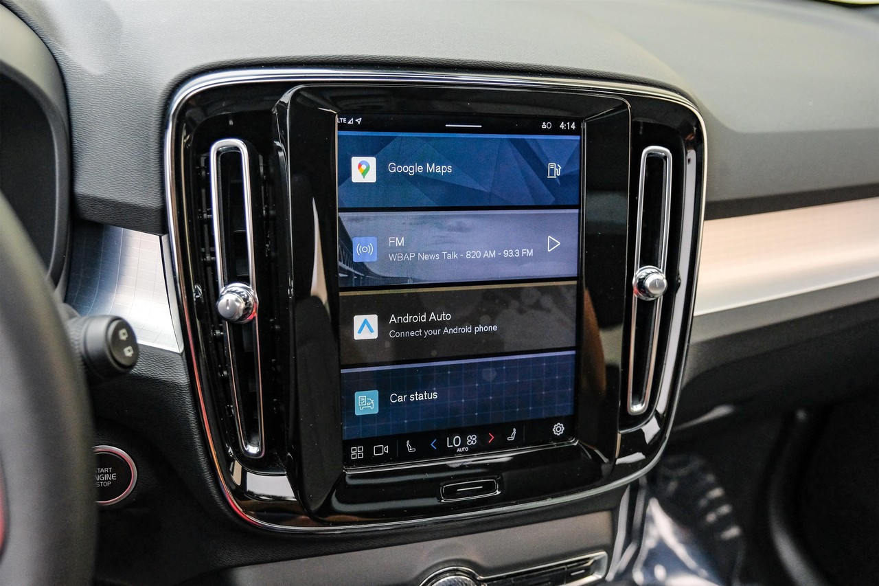 Volvo XC40 Vehicle Main Gallery Image 25