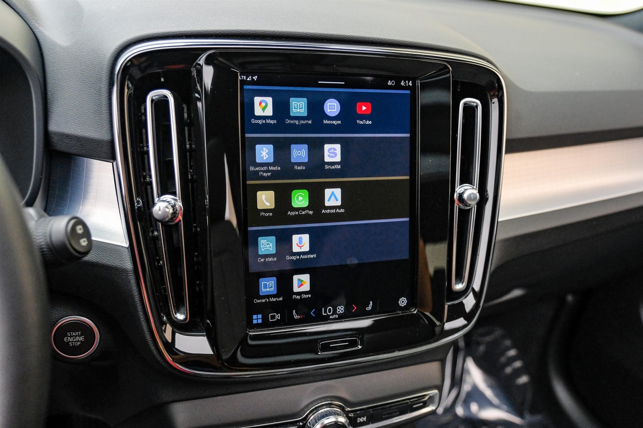 Volvo XC40 Vehicle Main Gallery Image 28