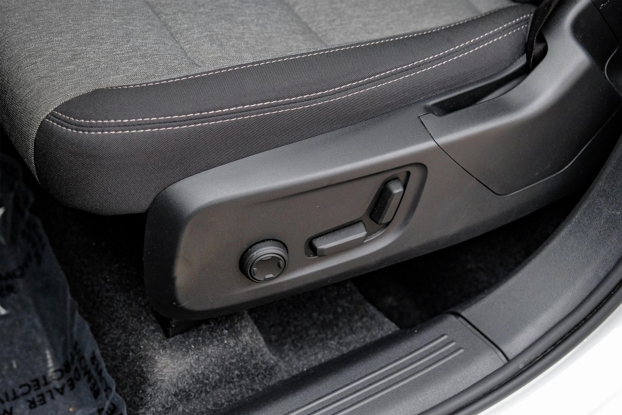Volvo XC40 Vehicle Main Gallery Image 30