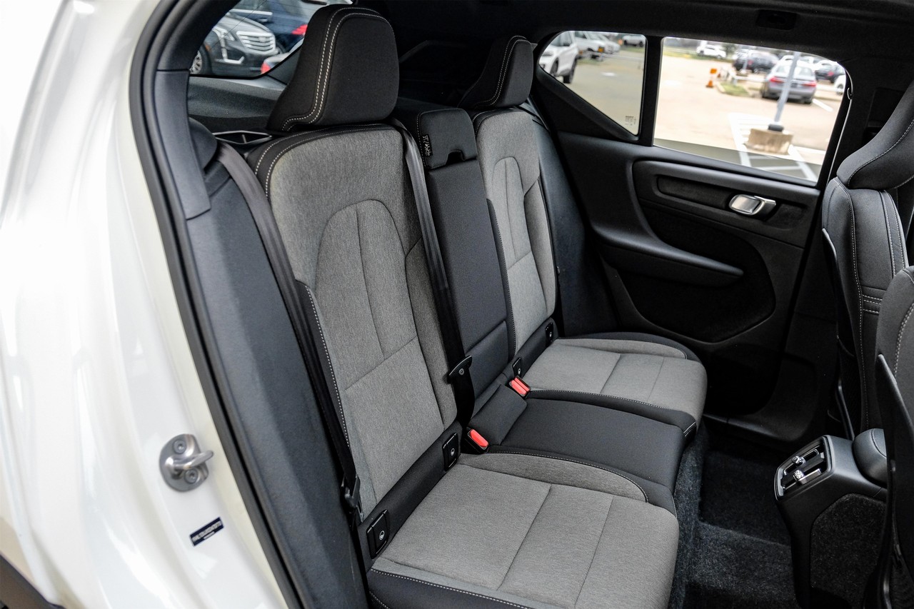 Volvo XC40 Vehicle Main Gallery Image 33