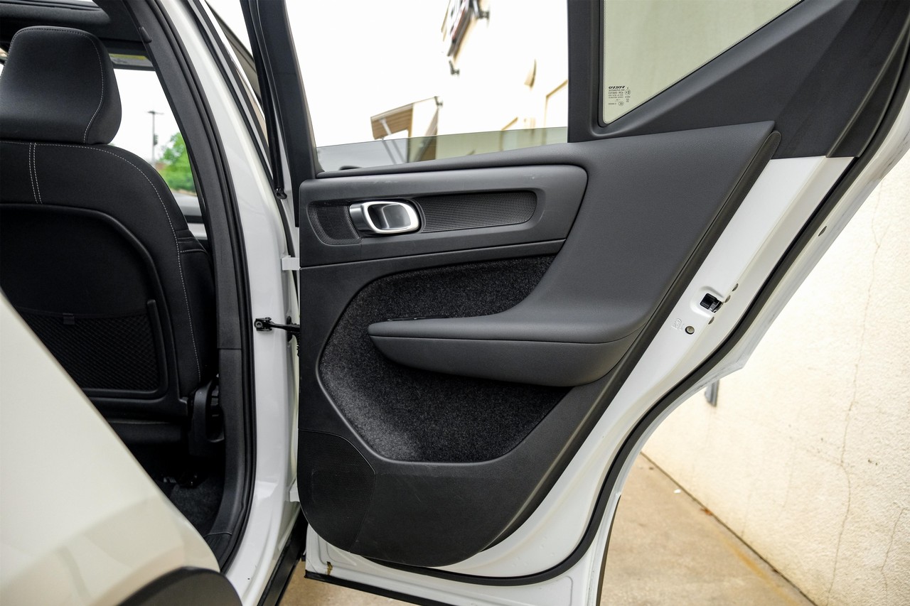 Volvo XC40 Vehicle Main Gallery Image 41