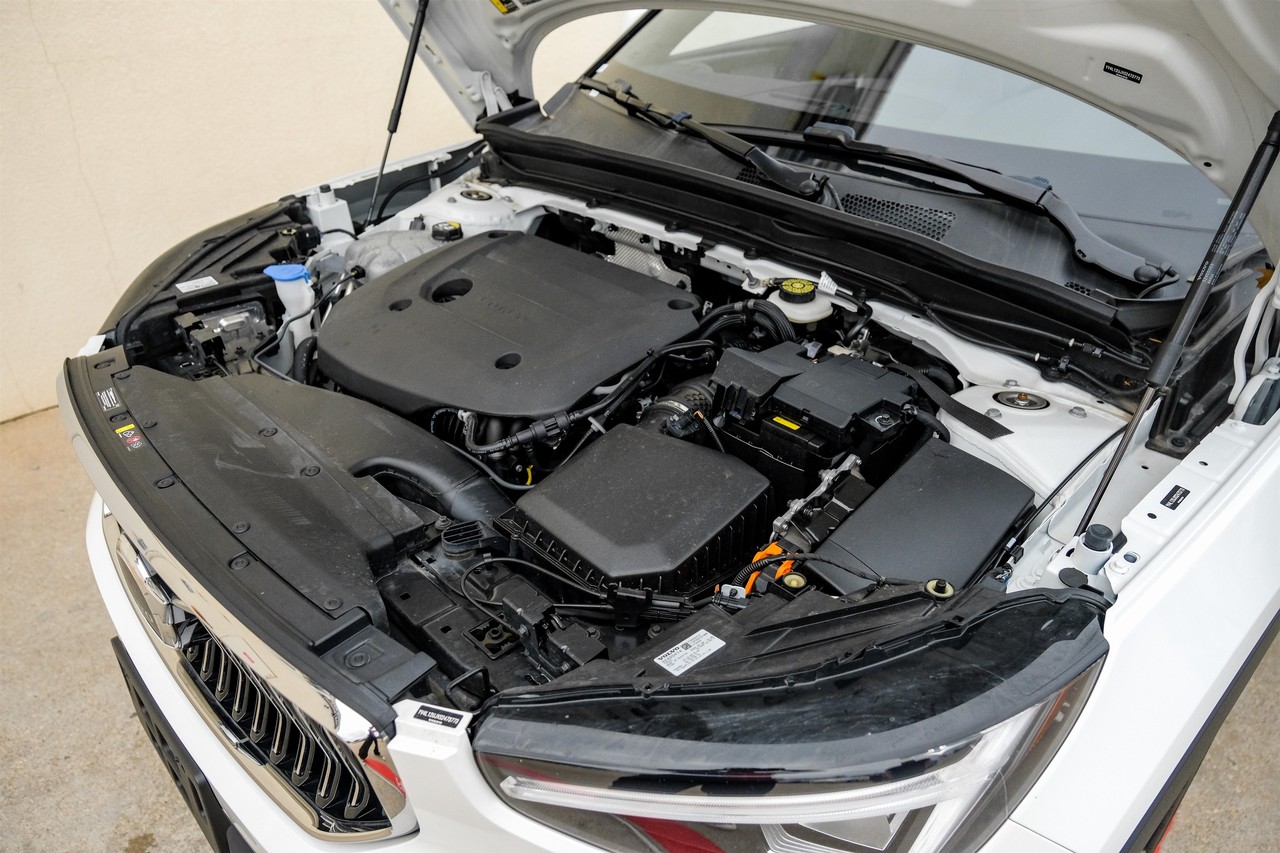 Volvo XC40 Vehicle Main Gallery Image 42