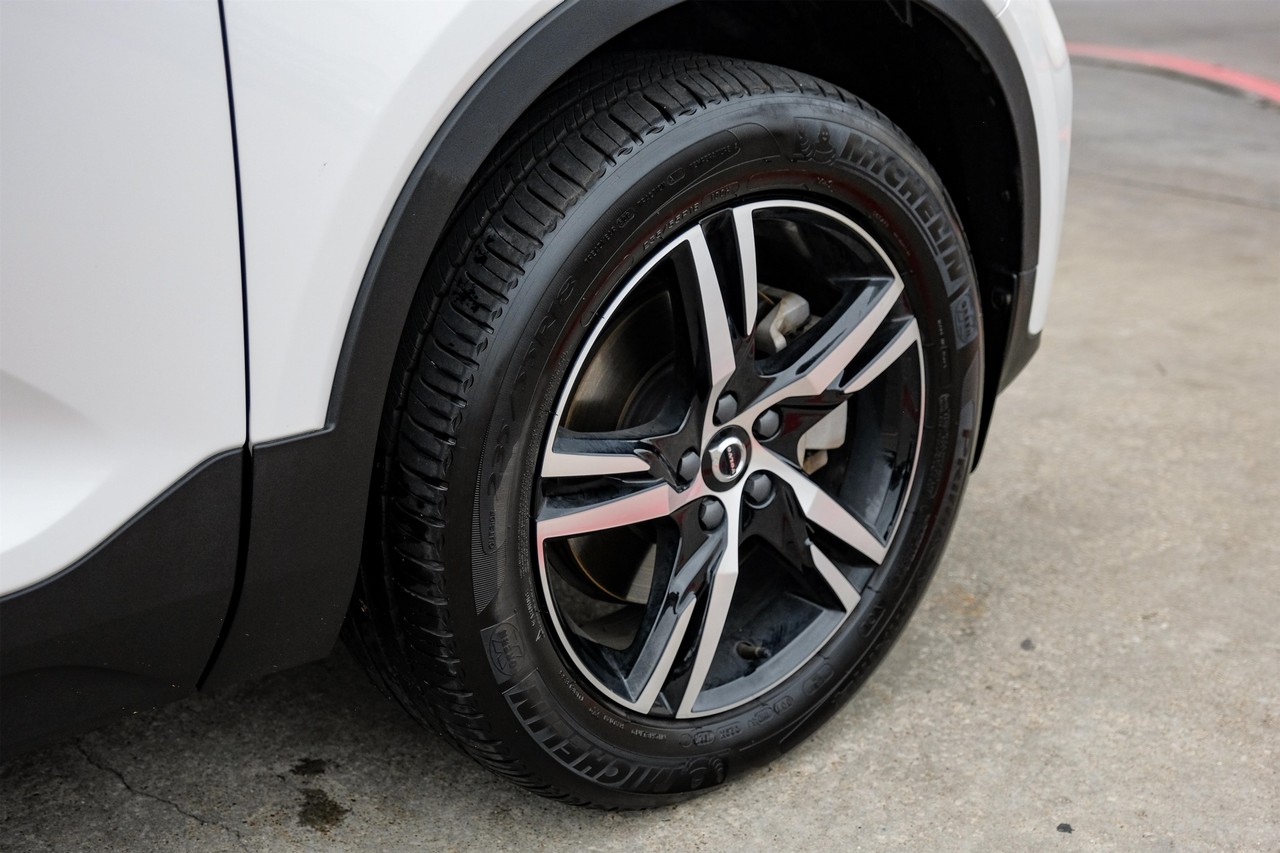 Volvo XC40 Vehicle Main Gallery Image 50