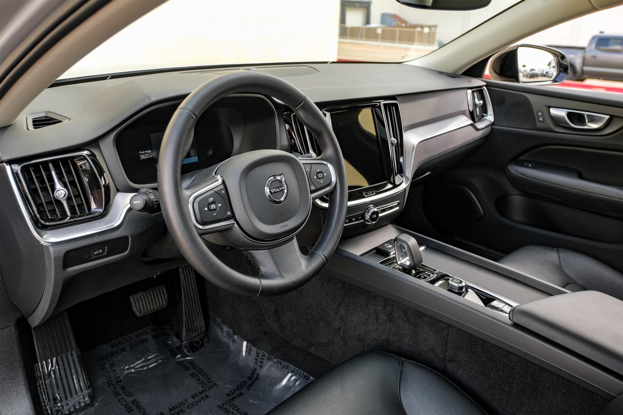 Volvo S60 Vehicle Main Gallery Image 03
