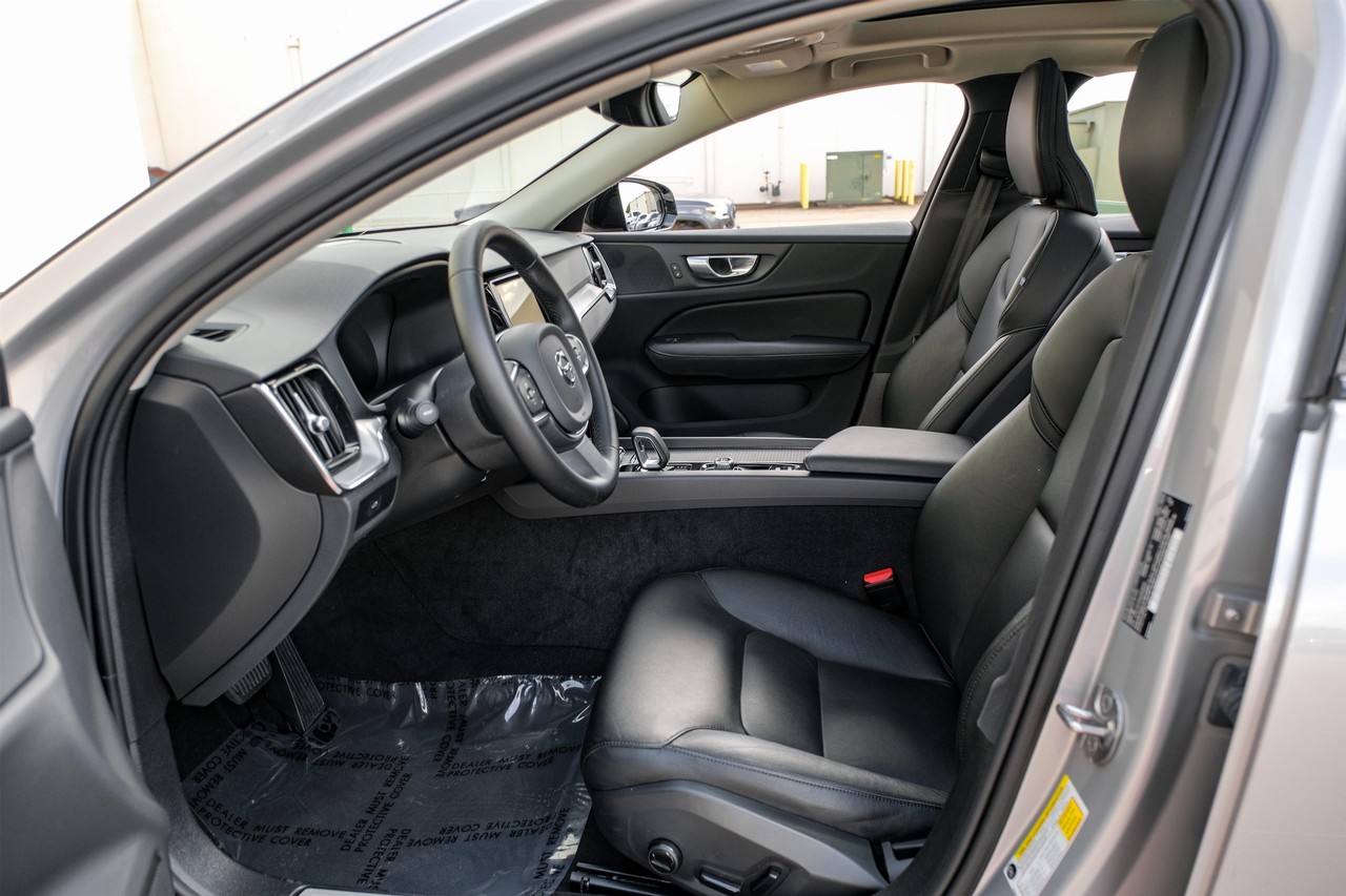 Volvo S60 Vehicle Main Gallery Image 04