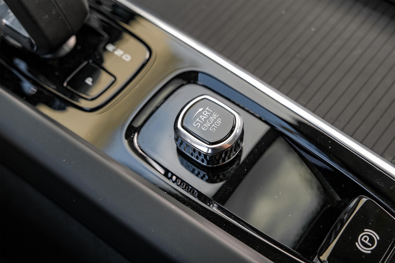 Volvo S60 Vehicle Main Gallery Image 18