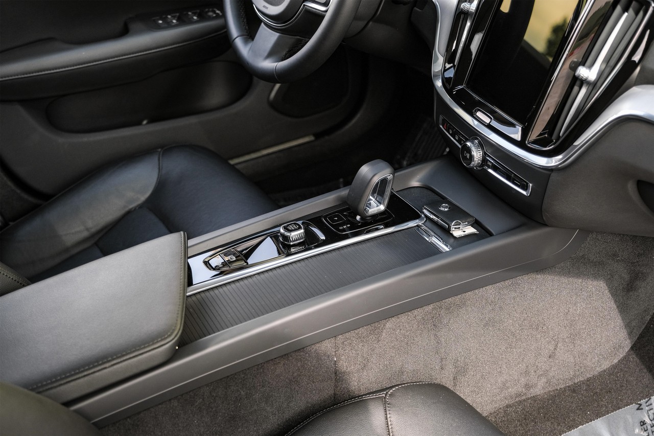 Volvo S60 Vehicle Main Gallery Image 21