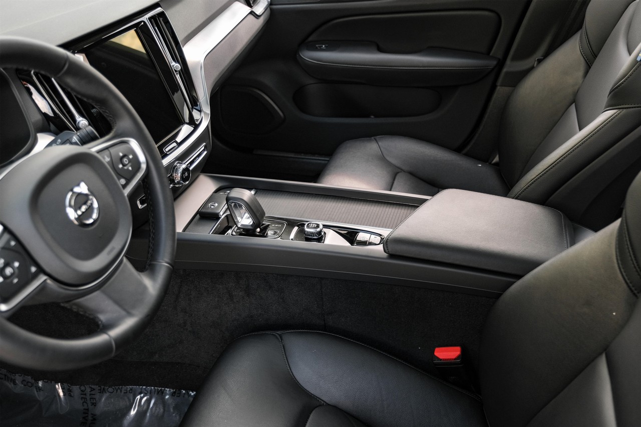 Volvo S60 Vehicle Main Gallery Image 22