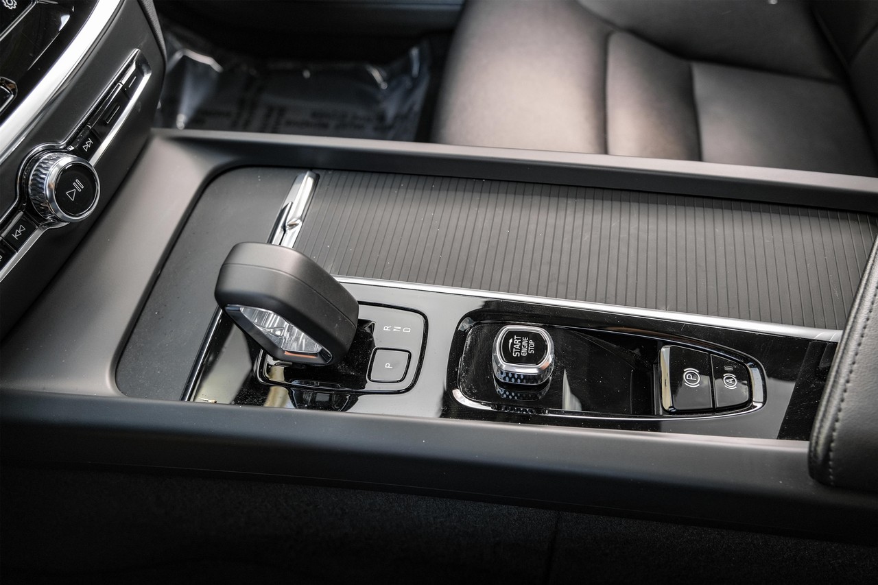 Volvo S60 Vehicle Main Gallery Image 23