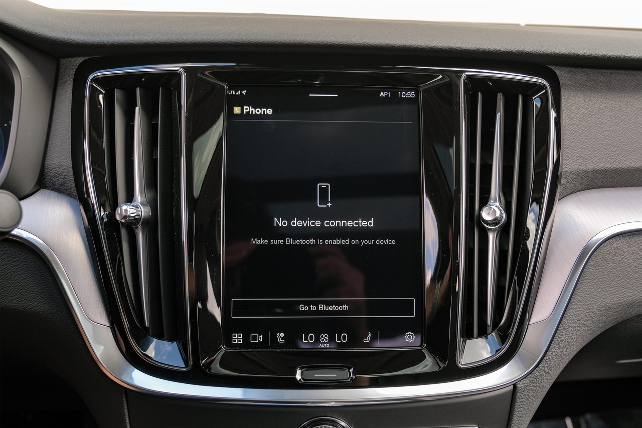 Volvo S60 Vehicle Main Gallery Image 24