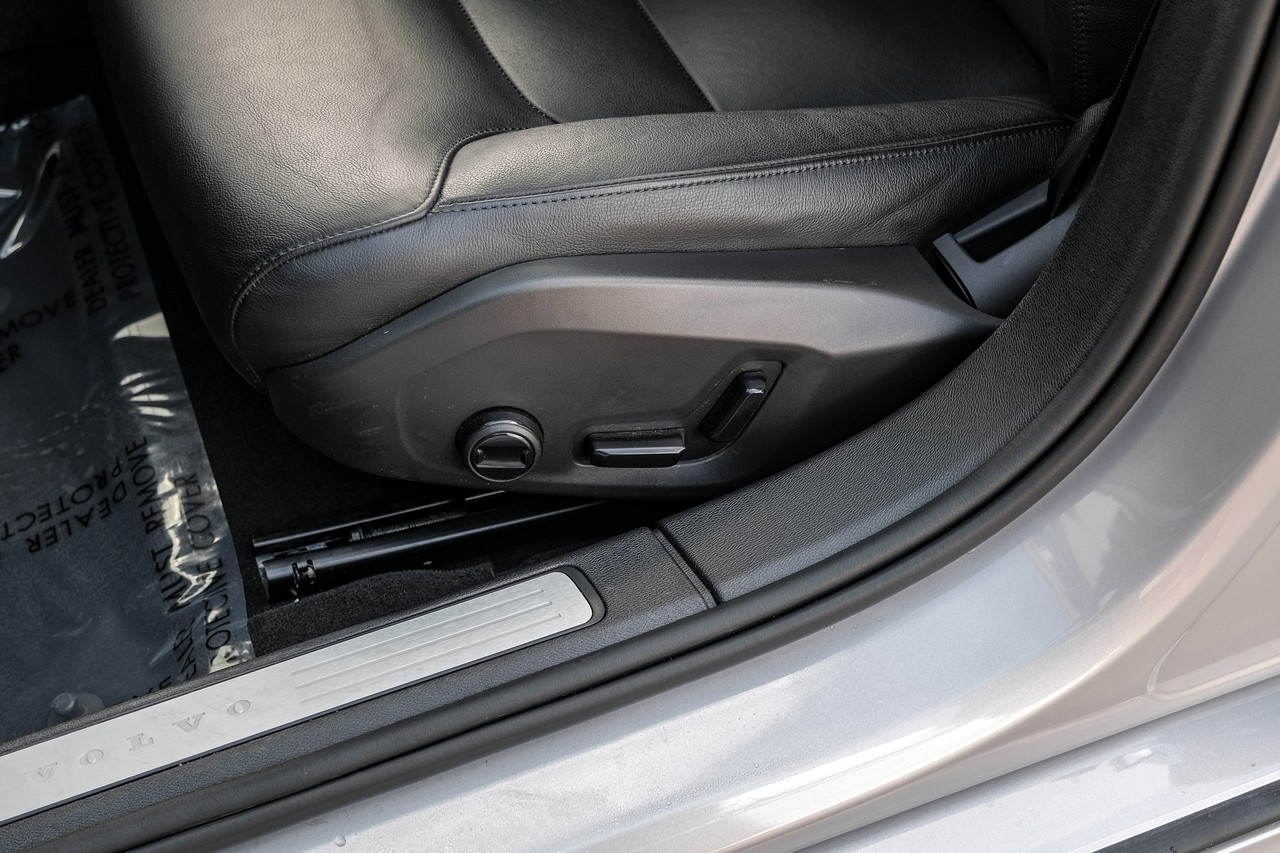 Volvo S60 Vehicle Main Gallery Image 27