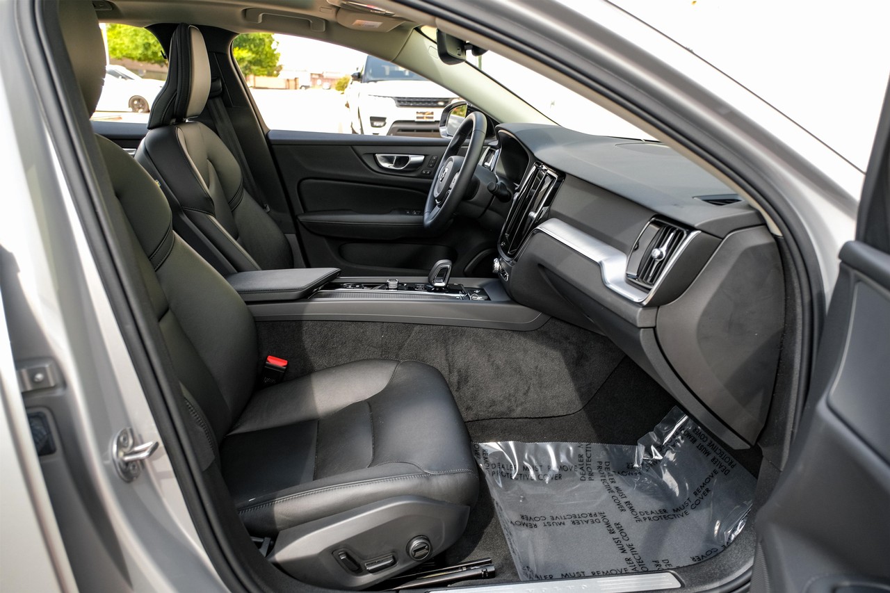 Volvo S60 Vehicle Main Gallery Image 28