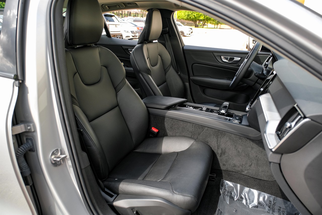 Volvo S60 Vehicle Main Gallery Image 29