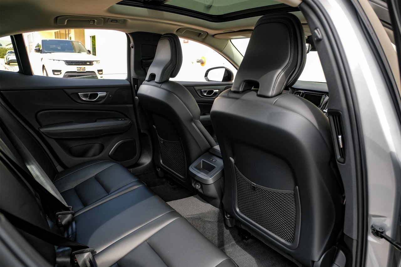 Volvo S60 Vehicle Main Gallery Image 31