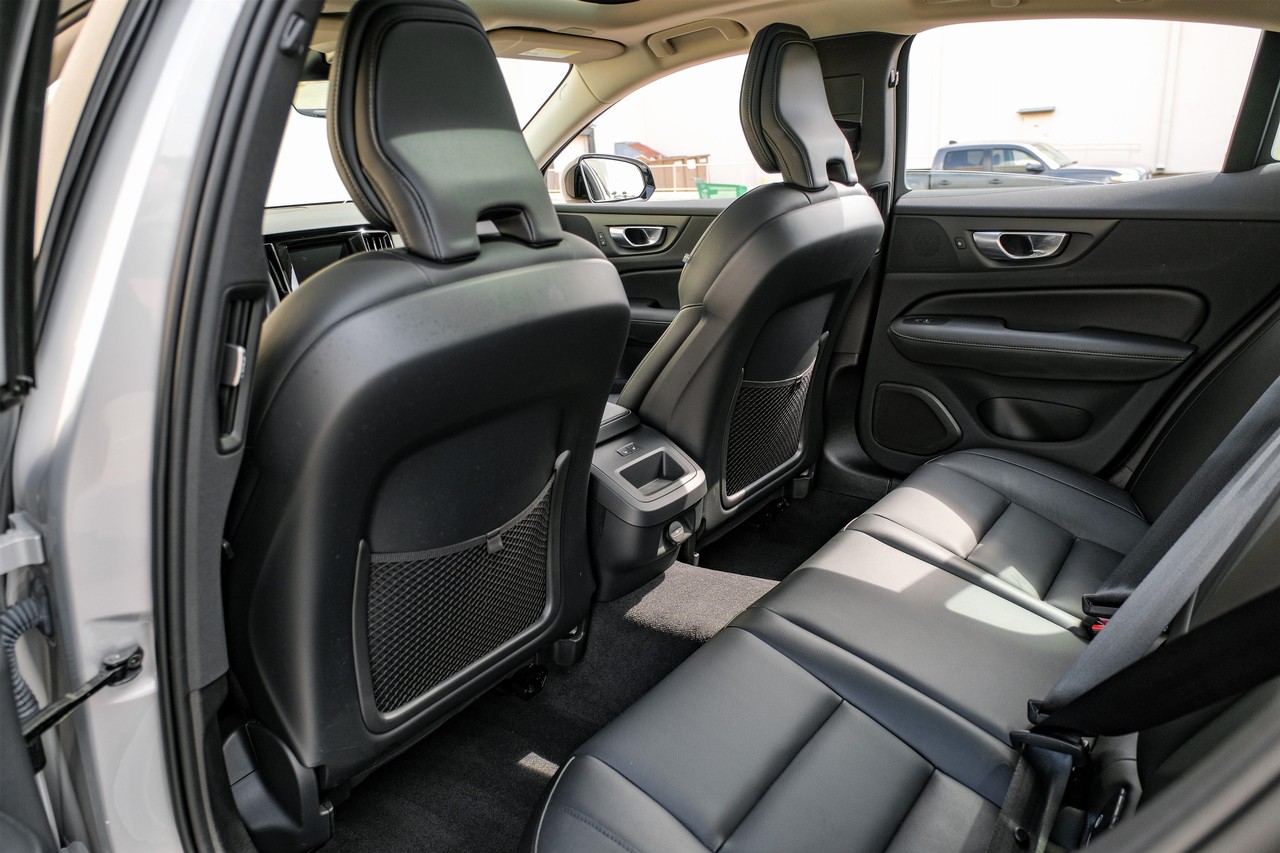 Volvo S60 Vehicle Main Gallery Image 32