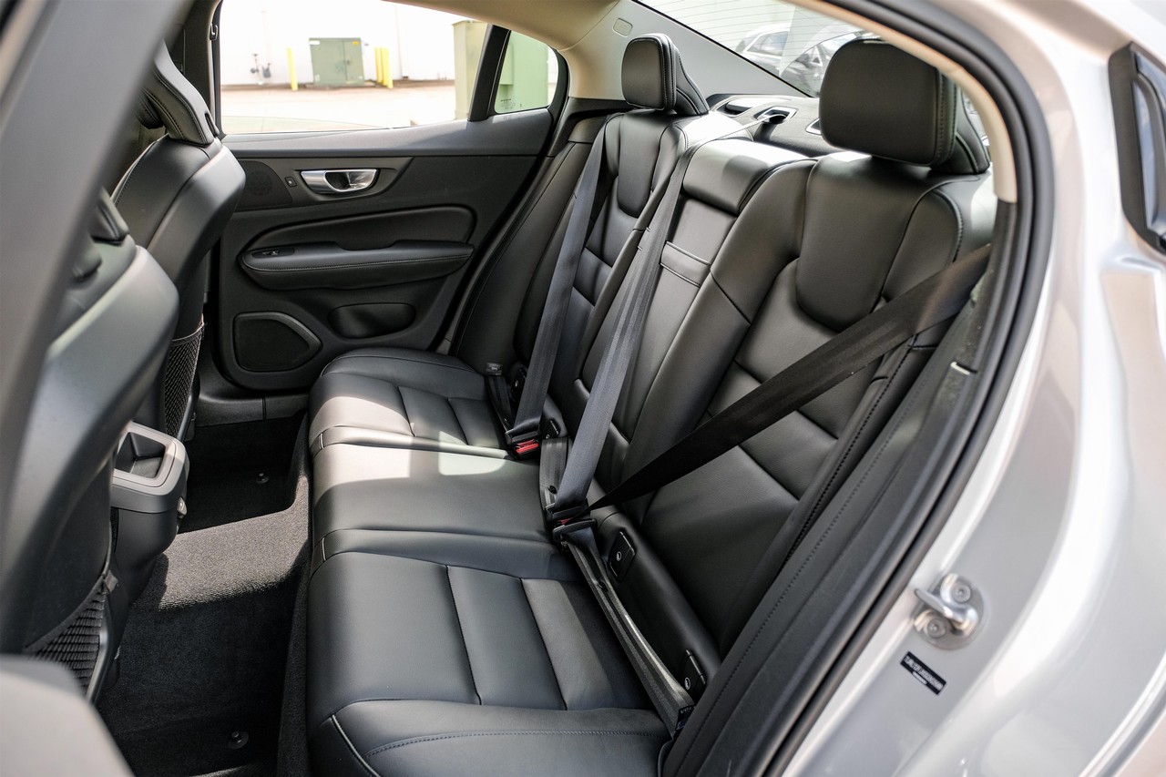 Volvo S60 Vehicle Main Gallery Image 33