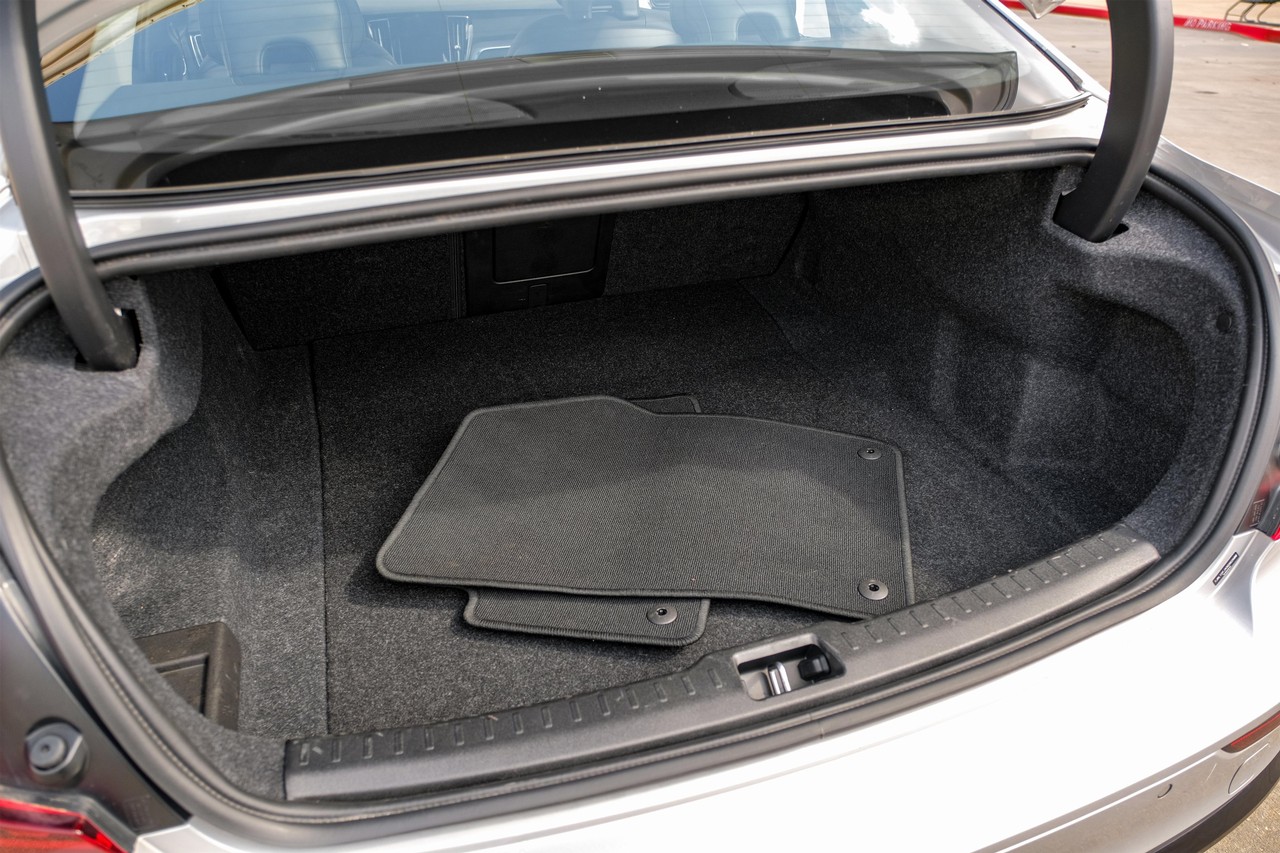 Volvo S60 Vehicle Main Gallery Image 44