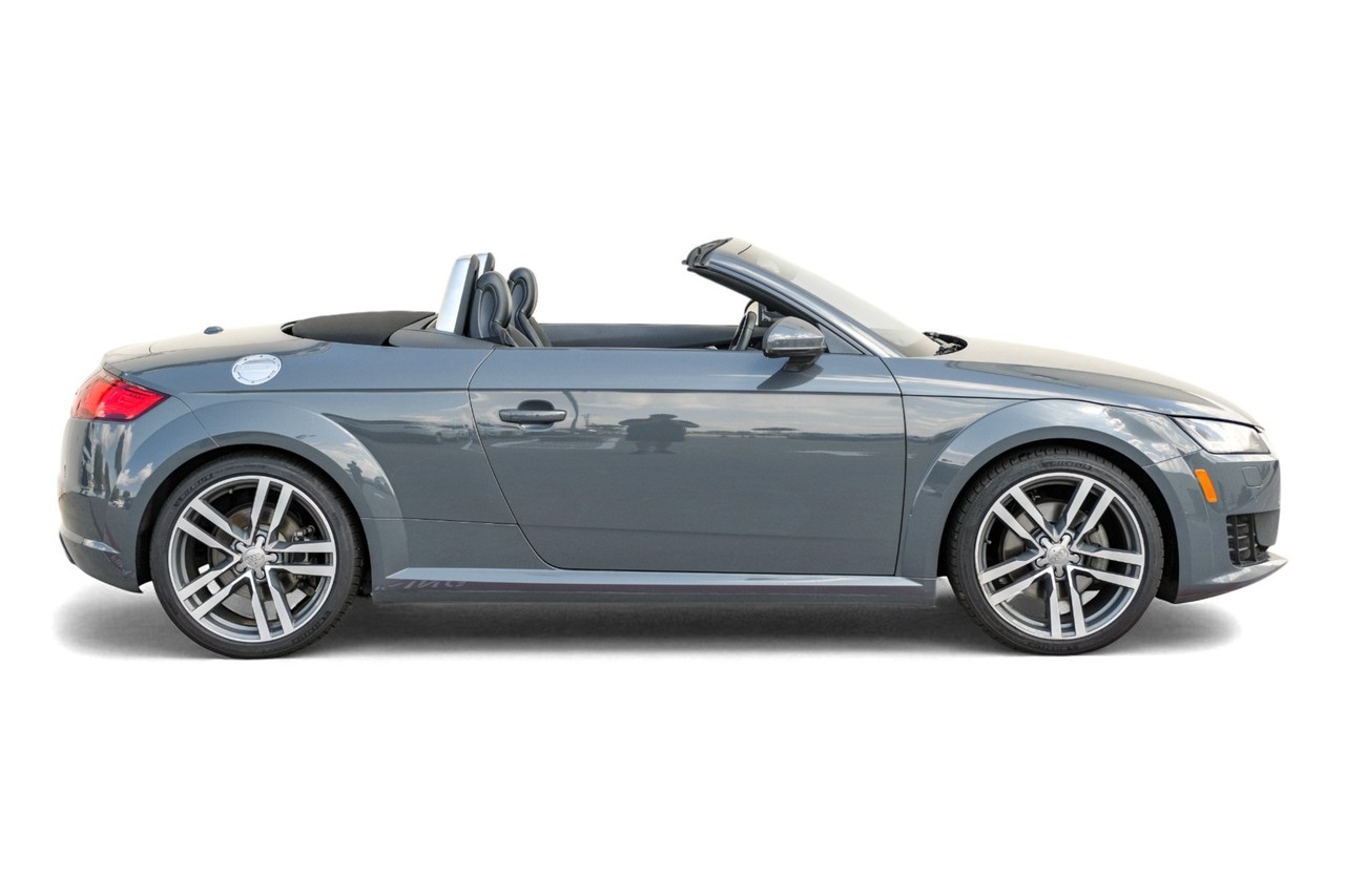 Audi TT Vehicle Main Gallery Image 08