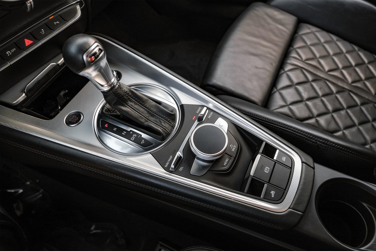 Audi TT Vehicle Main Gallery Image 25