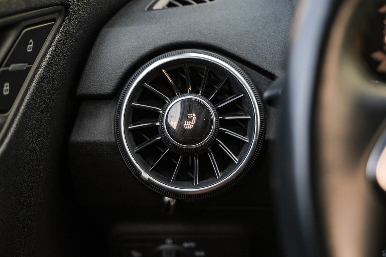 Audi TT Vehicle Main Gallery Image 31