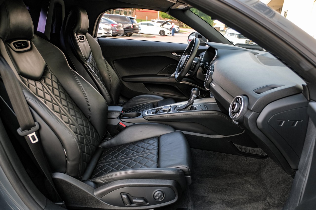 Audi TT Vehicle Main Gallery Image 34