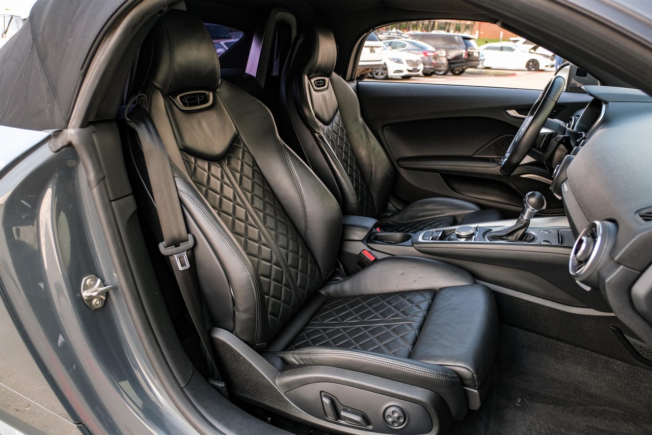 Audi TT Vehicle Main Gallery Image 35