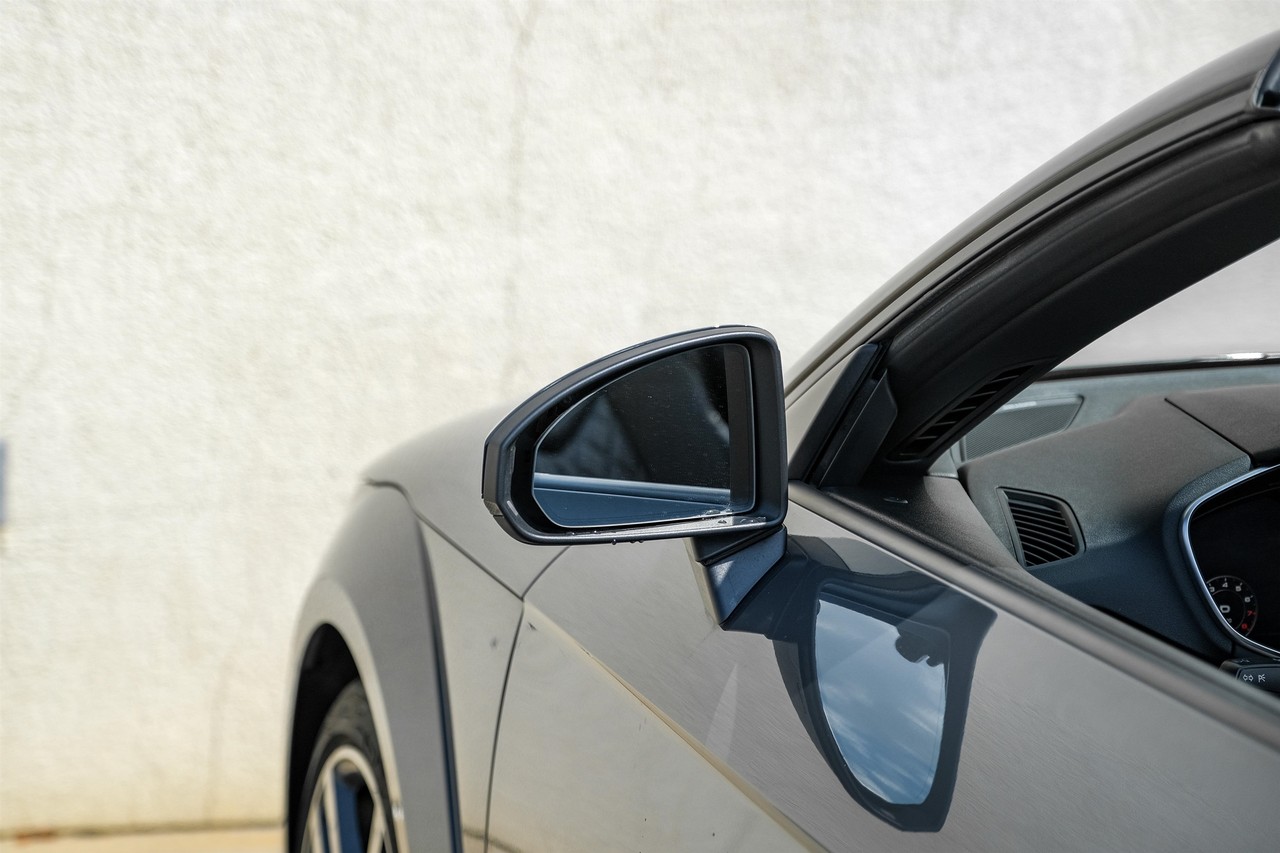 Audi TT Vehicle Main Gallery Image 38
