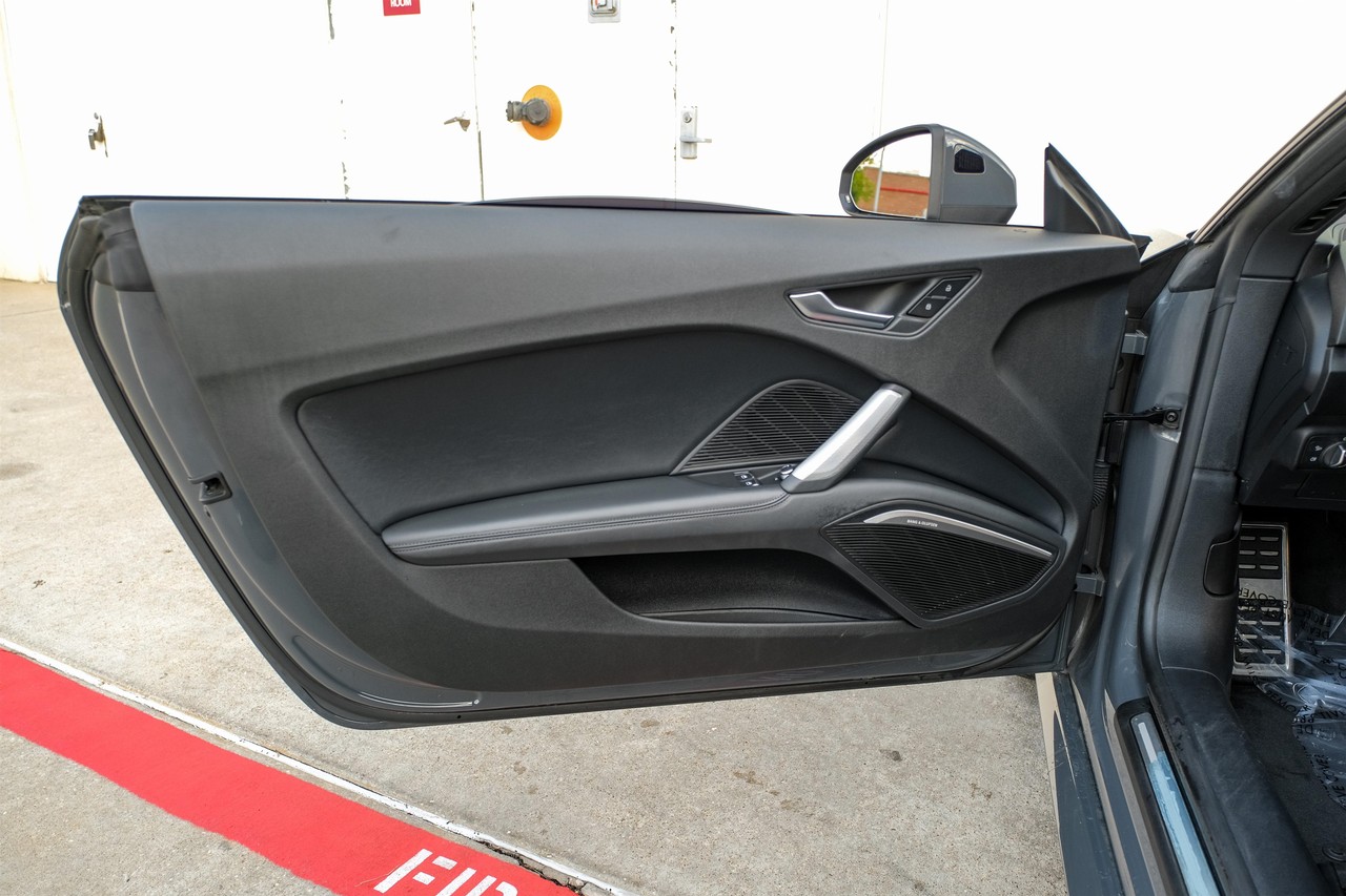 Audi TT Vehicle Main Gallery Image 39