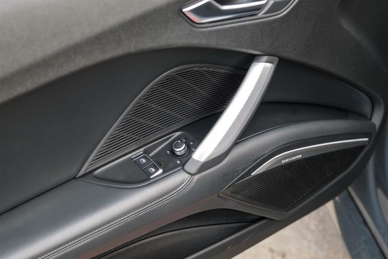 Audi TT Vehicle Main Gallery Image 40