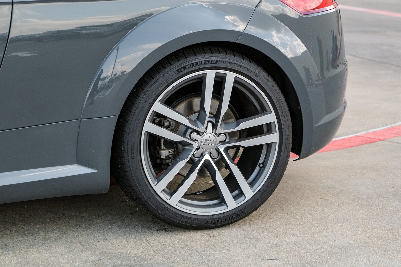 Audi TT Vehicle Main Gallery Image 49