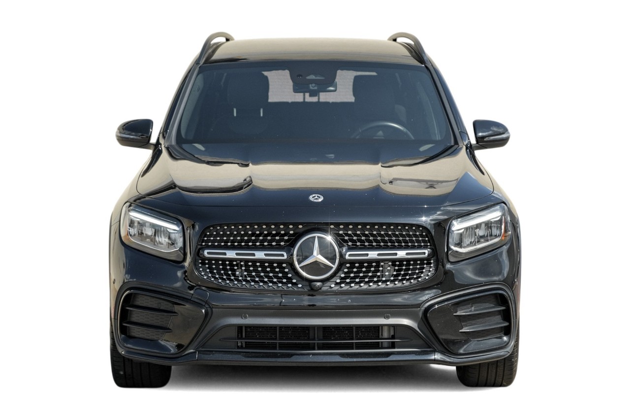 Mercedes-Benz GLB 250 Vehicle Main Gallery Image 05
