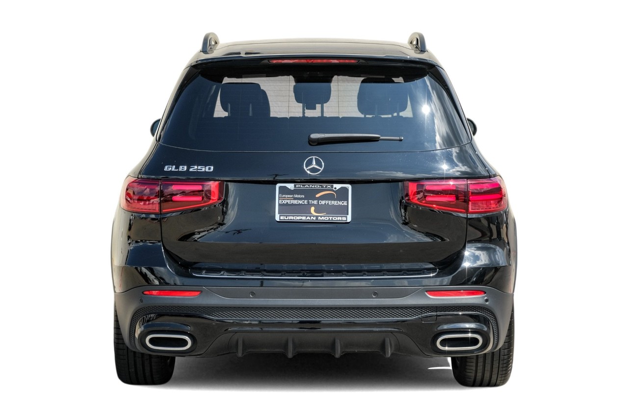 Mercedes-Benz GLB 250 Vehicle Main Gallery Image 09