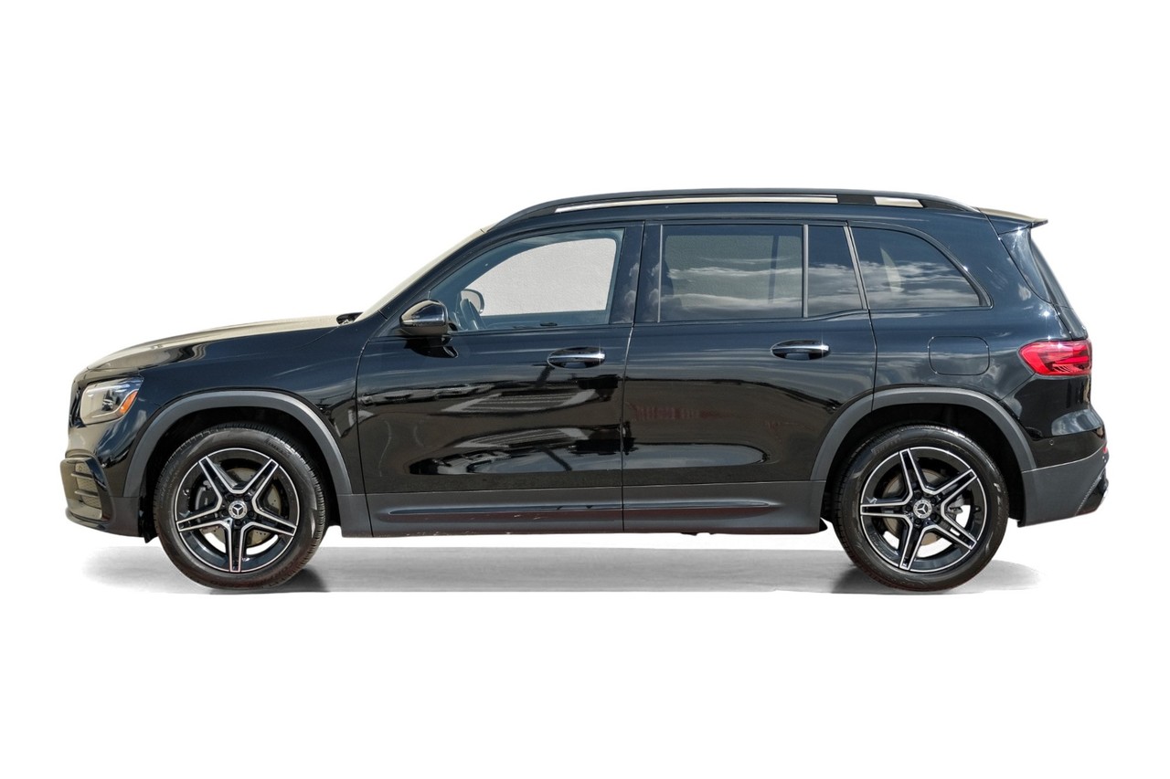 Mercedes-Benz GLB 250 Vehicle Main Gallery Image 11