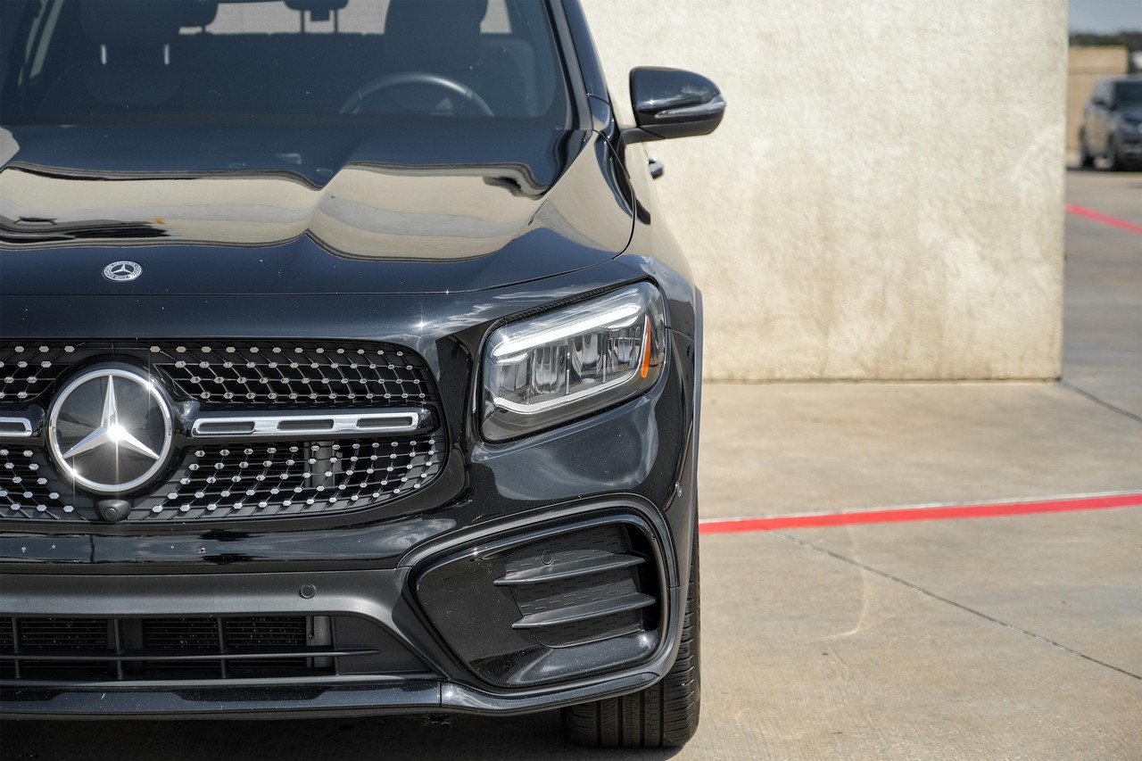 Mercedes-Benz GLB 250 Vehicle Main Gallery Image 45