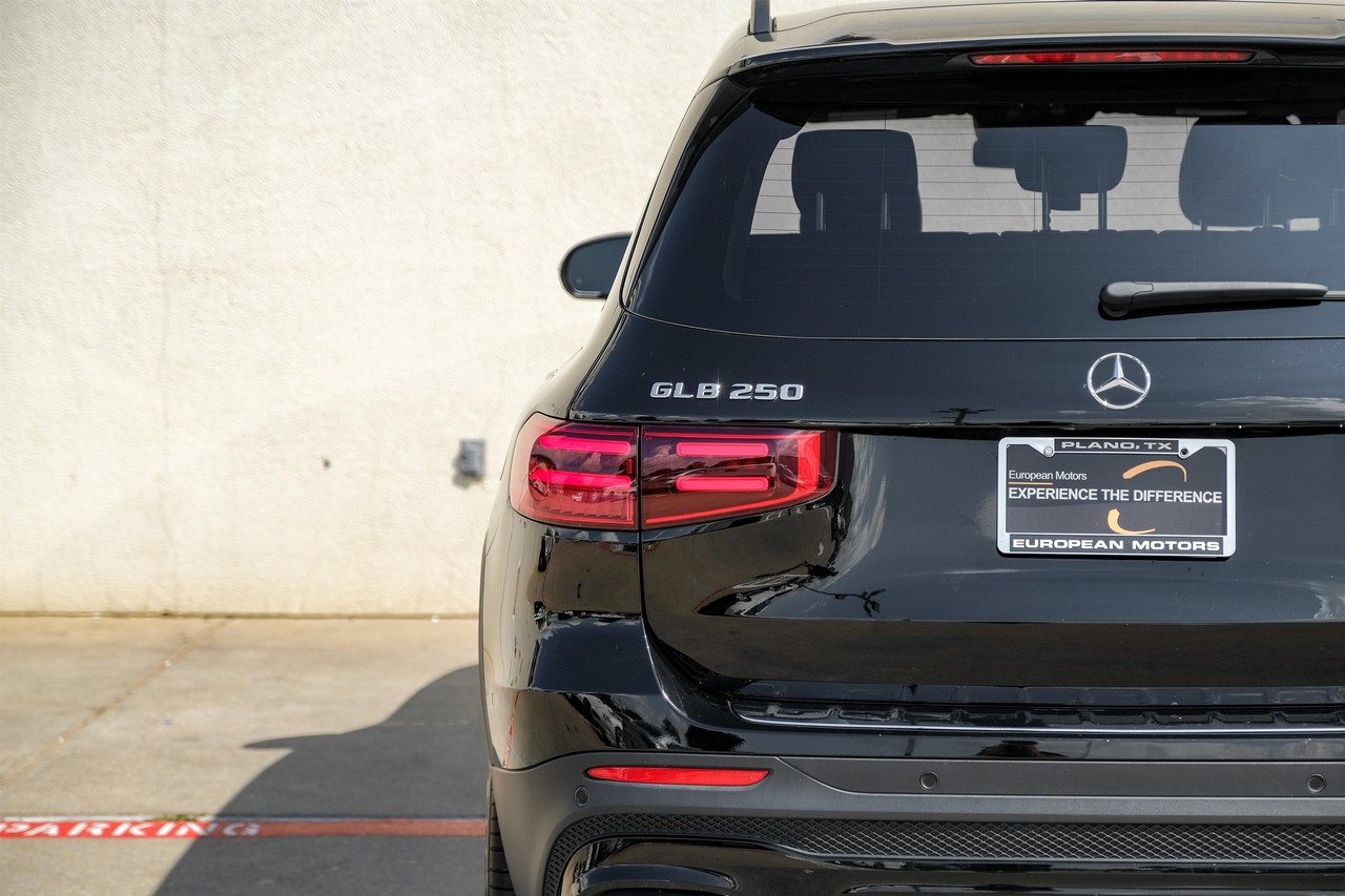 Mercedes-Benz GLB 250 Vehicle Main Gallery Image 46