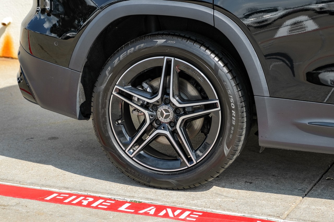 Mercedes-Benz GLB 250 Vehicle Main Gallery Image 47