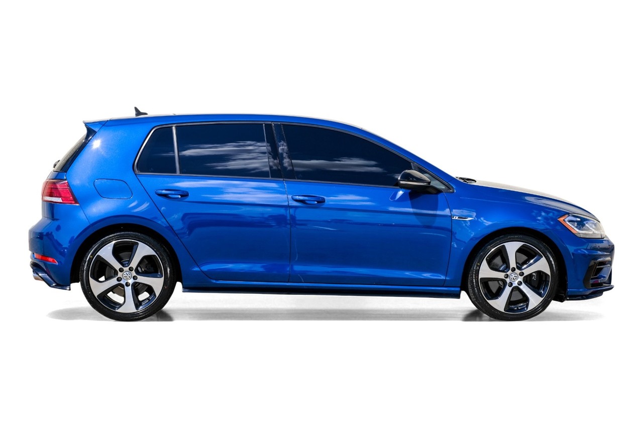 Volkswagen Golf R Vehicle Main Gallery Image 07