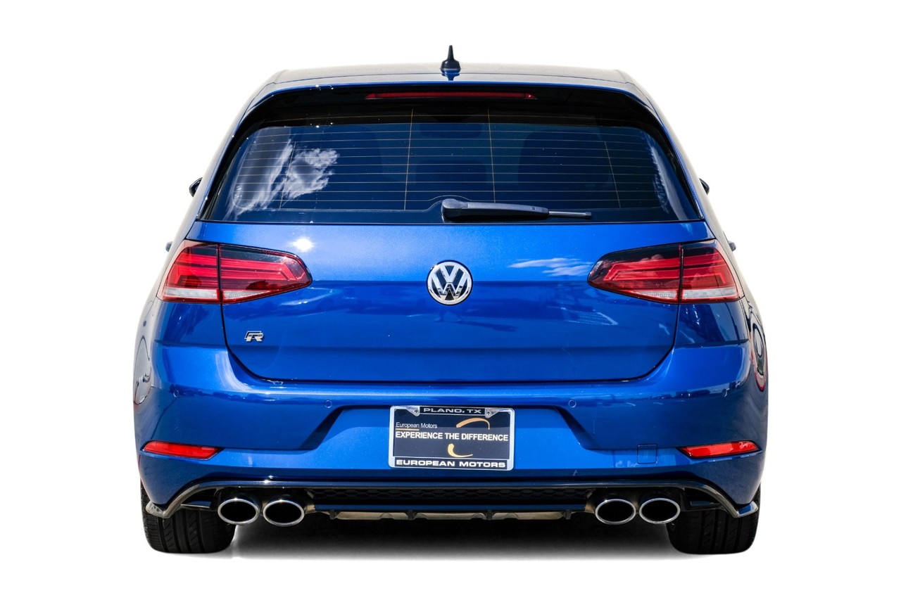 Volkswagen Golf R Vehicle Main Gallery Image 09