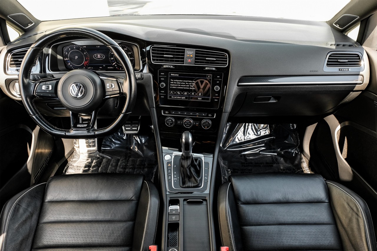 Volkswagen Golf R Vehicle Main Gallery Image 14