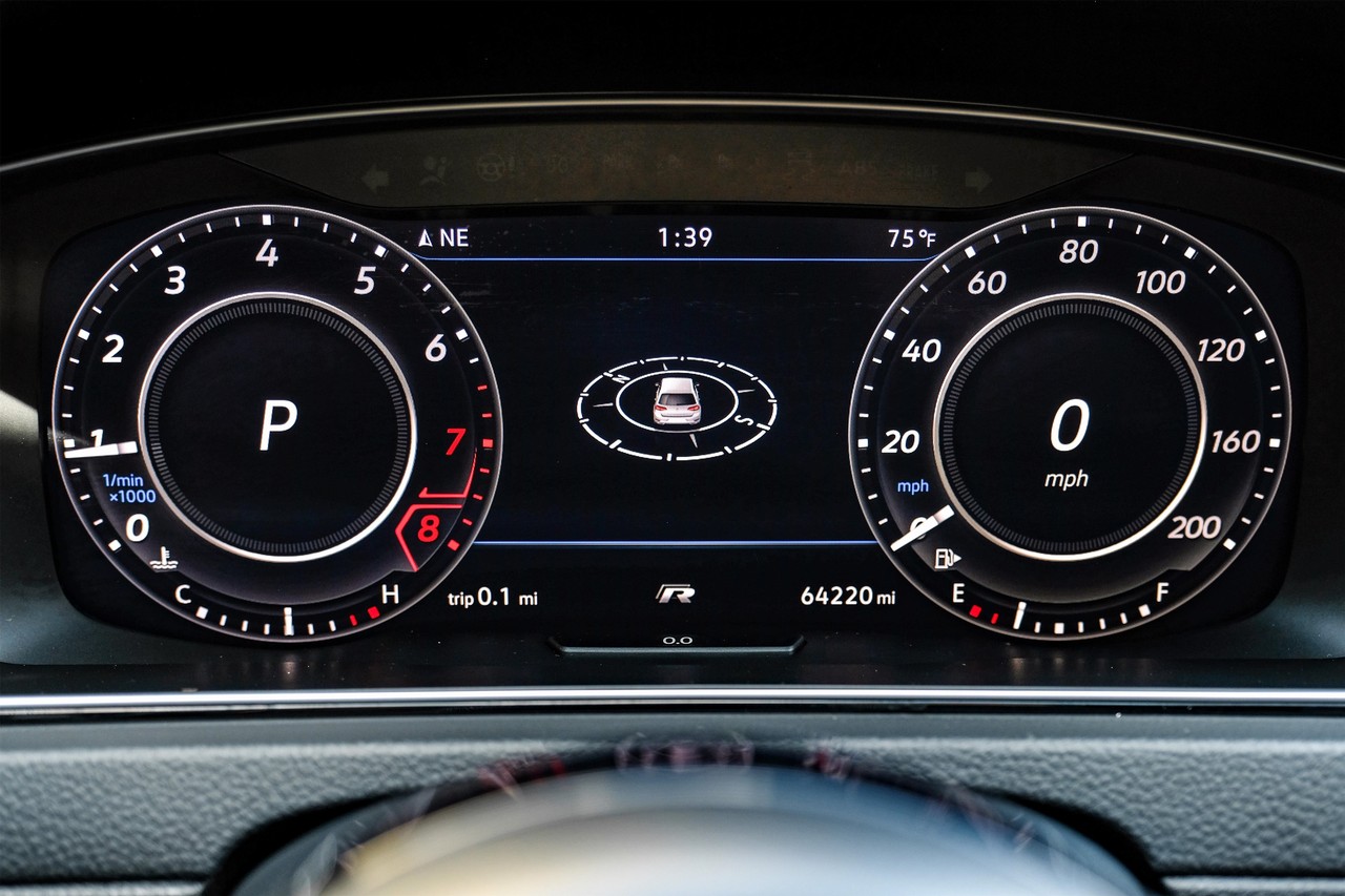 Volkswagen Golf R Vehicle Main Gallery Image 19